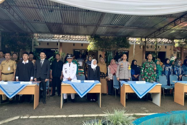 Danramil Bersama Babinsa Hadiri Pelantikan Dan Pengambilan Sumpah Kasi Pelayanan Desa Purwodadi