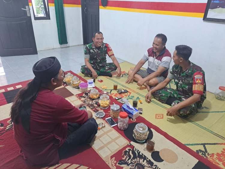 Jalin Silaturahmi Dengan Tokoh Agama, Babinsa Kunjungi Pengasuh PP Rogo Jembangan