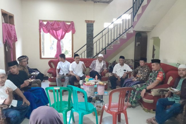 Babinsa Hadiri Tasakuran Warga Menjelang Keberangkatan Ibadah Haji Ke Tanah Suci