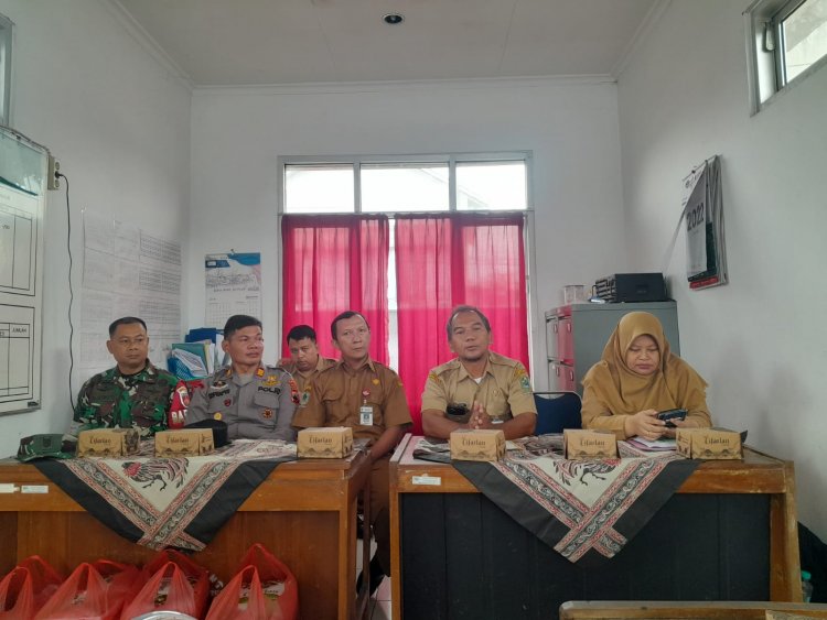 Mewakili Danramil Serma Sujatnoto Hadiri Sosialisasikan Atas Kebakaran Los B Pasar Karangkobar