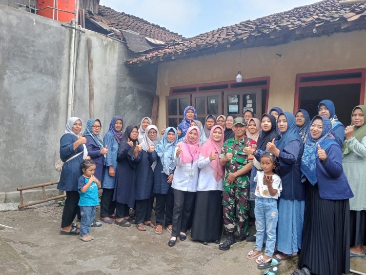 Babinsa Koramil 04/Karangkobar Menghadiri Pertemuan Kader Posyandu Desa Ambal