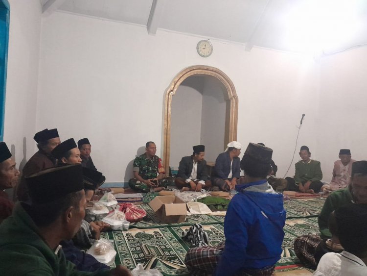 Sebagai Ajang Silaturahmi Serda Iwan Priyanto Hadiri Pengajian Rutin dan Do'a Bersama Warga Binaan
