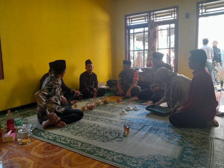 Komsos Dengan Kepala KUA, Ini Pesan Yang Disampaikan Babinsa Koramil 04/Karangkobar