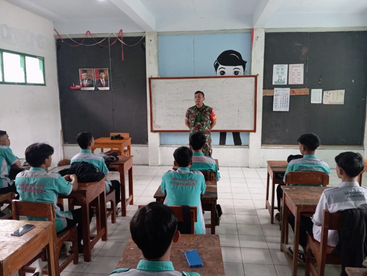 Babinsa Berikan Materi Wasbang Pelajar Tentang Generasi Muda Dan  Menanamkan Jiwa Bela Negara
