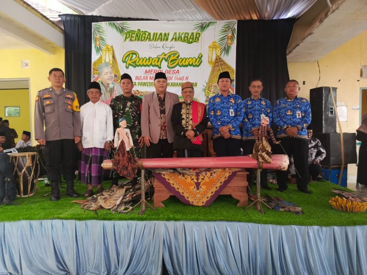Lestarikan Kearifan Lokal Babinsa Koramil 04/Karangkobar Hadiri Pengajian Rangka Ruwat Desa Paweden