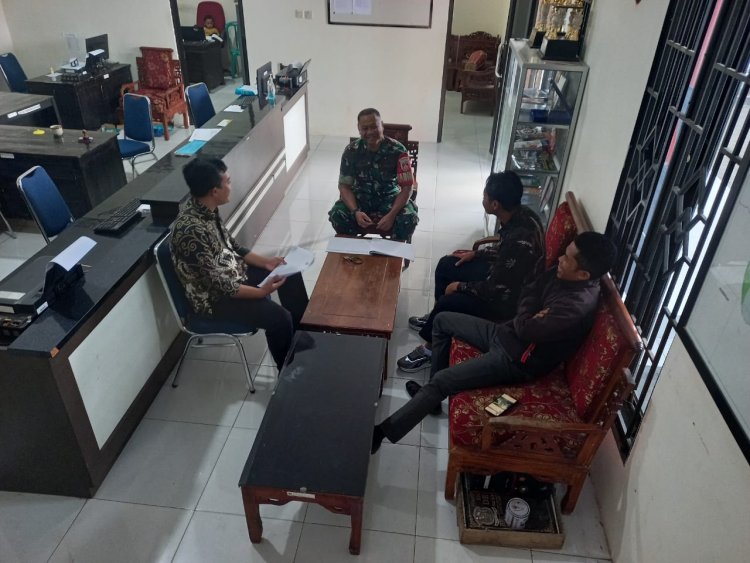 Tingkatkan Jalinan Silaturahmi Babinsa Komsos Dengan Kades Dan Perangkat Desa Jlegong