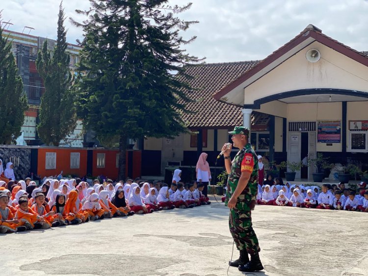 Ini Pesan Babinsa Koramil 04/Karangkobar,Saat MPLS di SD Negeri 1 Leksana