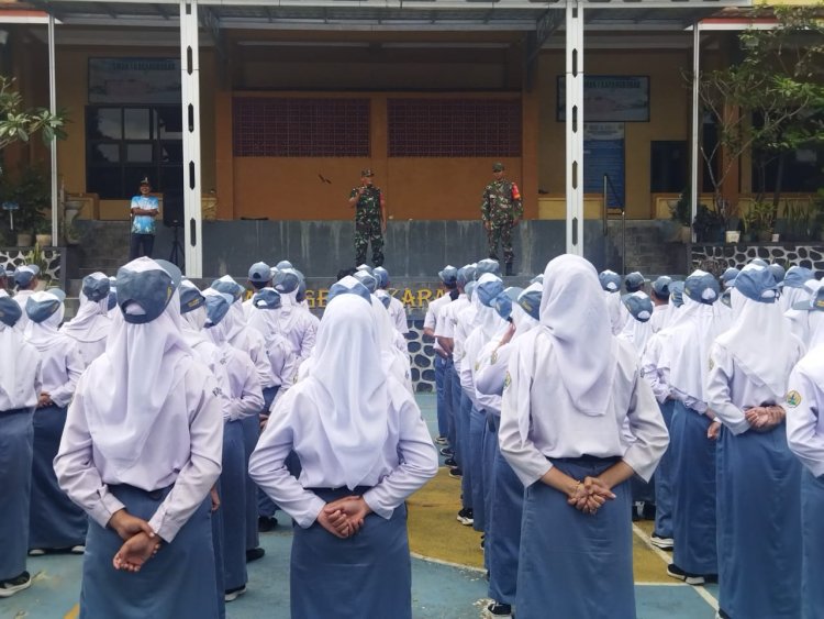 Mewujudkan Pelajar Berprofil Pancasila Pada Siswa Babinsa Berikan Materi Wasbang Dan PBB Pada Masa MPLS