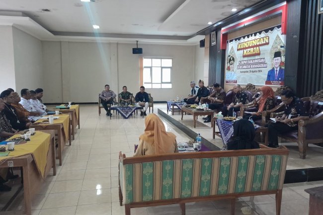 Kapten Inf Imam Haryitno Dampingi Kunjungan Kerja PJ. Bupati Banjarnegara Di Kecamatan Karangkobar