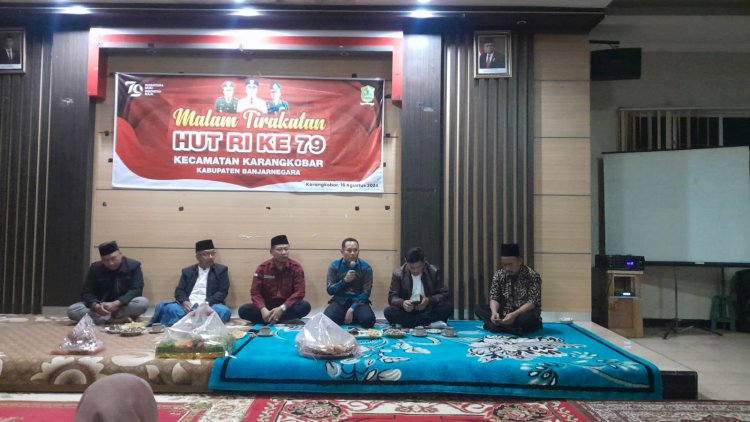 Danramil 04/Karangkobar Hadiri Malam Tirakatan HUT RI Ke-79 Kecamatan Karangkobar