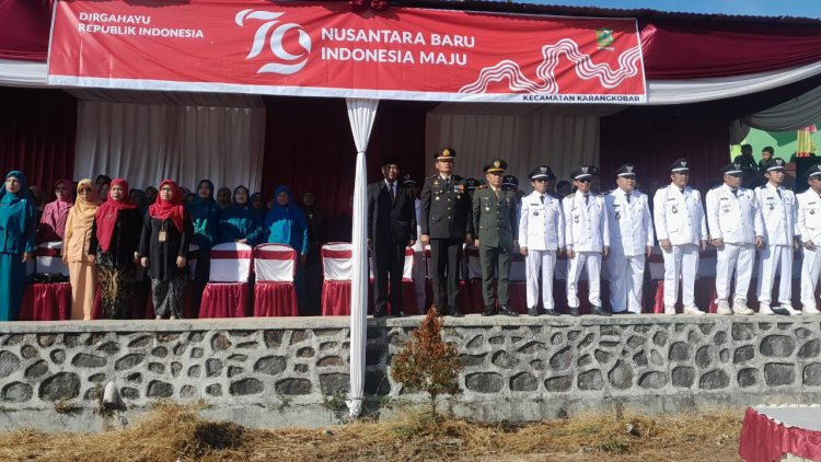 Danramil 04/Karangkobar Hadir dan Ikuti Upacara HUT RI ke-79  Kecamatan Karangkobar