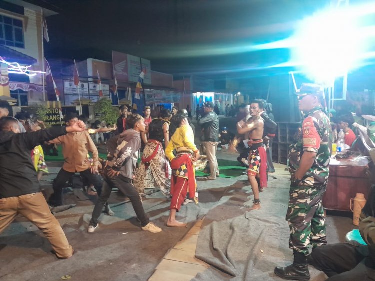 Babinsa Laksanakan Pengamanan  Pargelaran Seni budaya Kuda Lumping Krido Turonggo Mudo