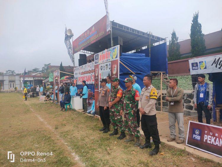 Babinsa Bersama Bhabinkmtibmas Karangkobar Giat Pengamanan Sepak Bola PORCAM CUP 