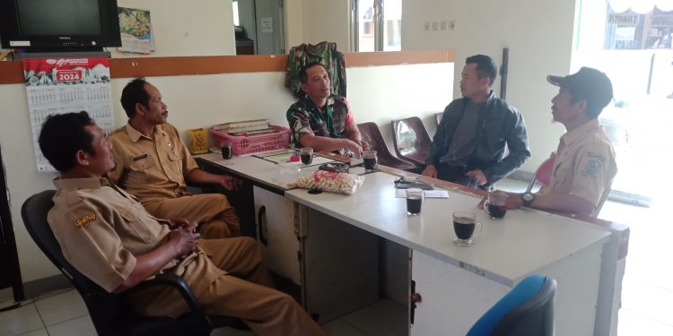 Pererat Sinergitas Wilayah Babinsa Jalin Komsos Dengan Perangkat Desa Pagerpela