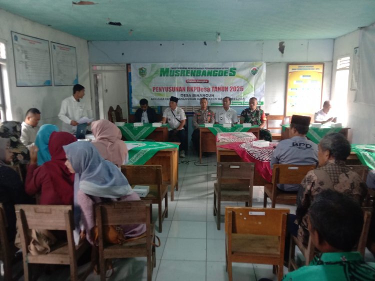 Dukung Program Pemerintah Babinsa Koramil 04/Karangkobar Hadiri Musrenbang Desa Binangun