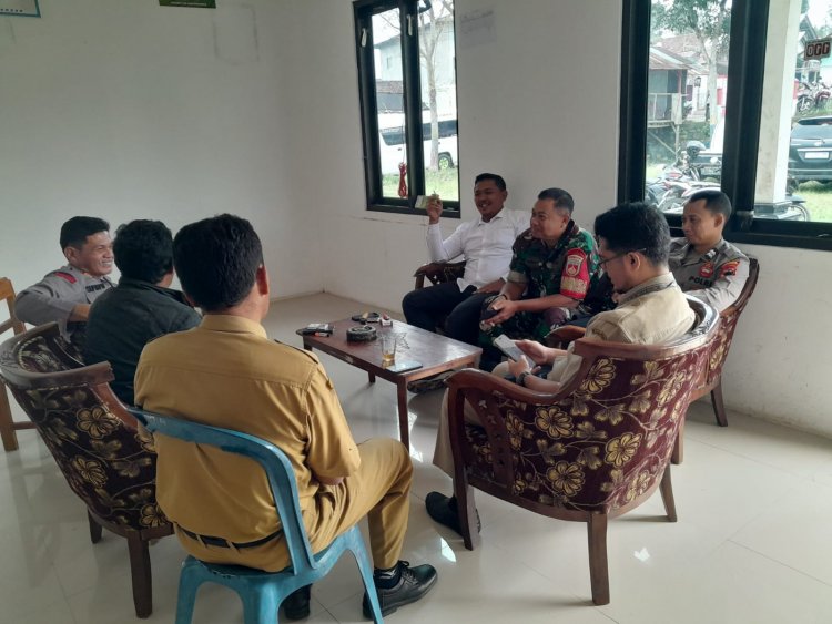 Pererat Silaturahim Babinsa Bersama Forkopincam Jalin Komsos Dengan Aparatur Pemerinta Desa