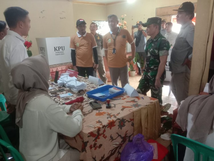 Danramil Bersama Forkopimcam Monitoring Jalannya Pencoblosan Pilkada Serentak Tahun 2024