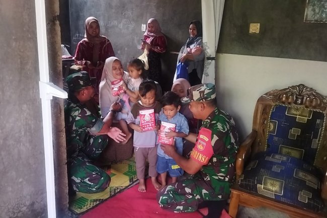 Dampingi Posyandu Dan Pemberian PMT Wujud Kepedulian Babinsa Terhadap Kesehatan Balita 
