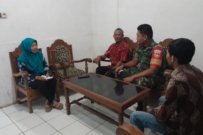 Sambangi Kantor Desa Serda Agus Eko Giat Perkenalan Sebagai Babinsa Baru Koramil 04/Karangkobar