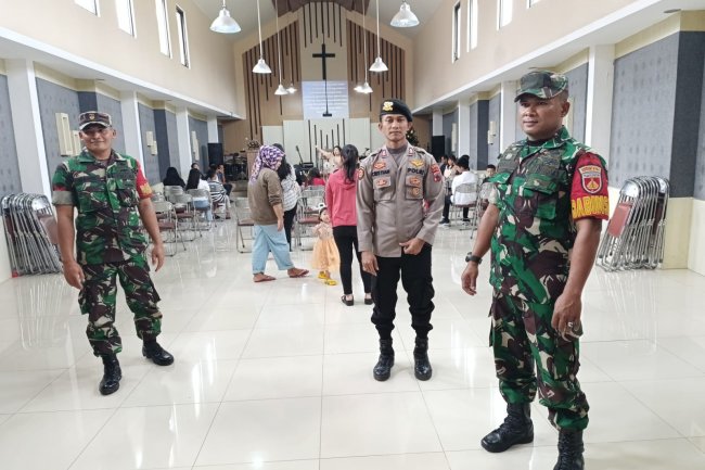 Menciptakan Situasi Aman Dan Kondusif Koramil Bersama Polsek Karangkobar Giat Patroli Gereja