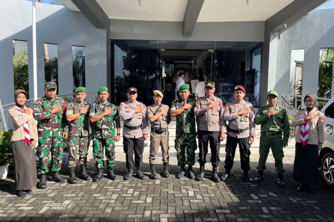 Babinsa Bersama Bhabinkamtibmas Amankan Jalanya Ibadah Natal Greja JKI Anuherah ILLAHI