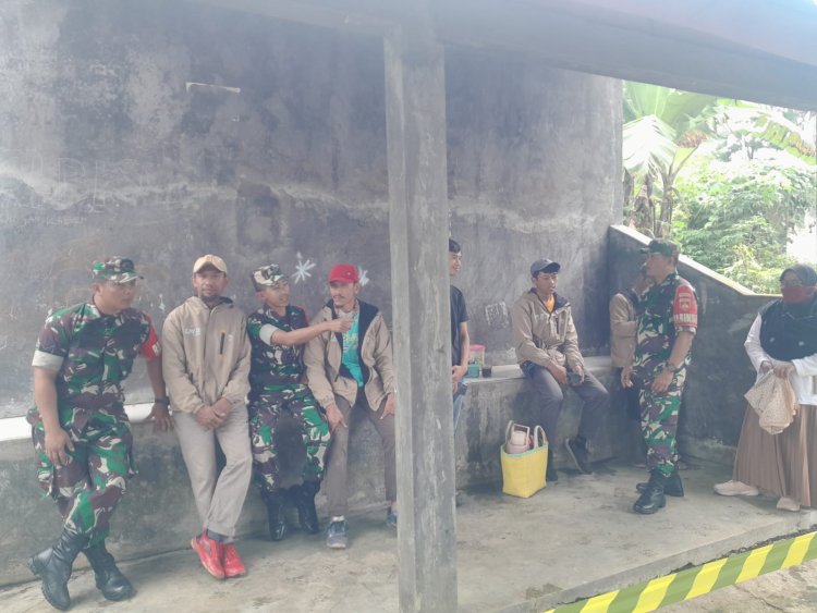 Terciptanya Hubungan Yang Erat Antara TNI Dengan Rakyat Babinsa Jalin Komsos Dengan Warga