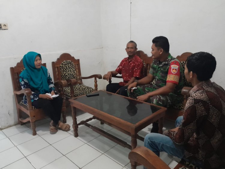 Sambangi Kantor Desa Serda Agus Eko Giat Perkenalan Sebagai Babinsa Baru Koramil 04/Karangkobar