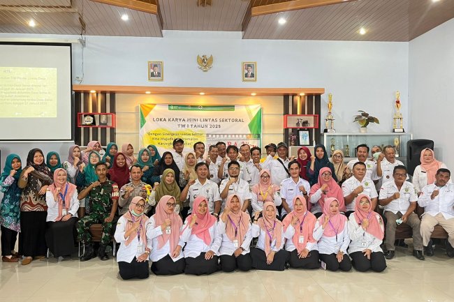 Mewakili Danramil Babinsa Hadiri Lokmin Lintas Sektoral Triwulan 1 Tahun 2025 Puskesmas Karangkobar