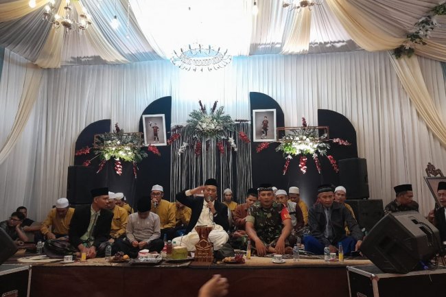 Babinsa Koramil 04/Karangkobar Hadiri Undangan Tasakuran Walimatul Khitan Warga Di Wilayah Binaan