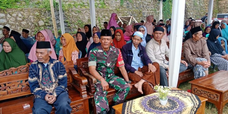 Babinsa Hadiri Isro'Miroj Dan Haflah Attasakur Lil ikhitam Majelis Taklim Roudhotul Khasanah Desa Pagerpela