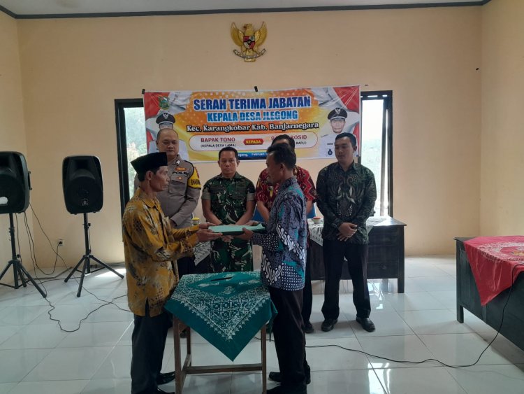 Danramil 04/Karangkobar Kapten Inf Imam Haryitno Hadiri Serah Terima Kepala Desa Jlegong