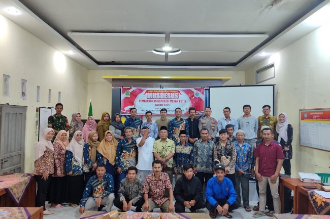 Mewakili Danramil Babinsa Koramil 04/Karangkobar Hadiri Musdesus Pembentukan Koperasi Merah Putih