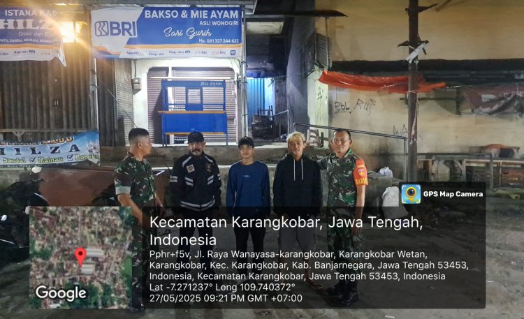 Babinsa Koramil 04/Karangkobar  Karangkobar Melaksanakan Patroli Malam Hari