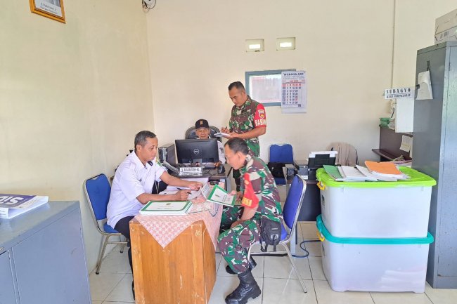 Update Data Wilayah, Babinsa Koramil 04/Karangkobar Melaksanakan Puldata Ter 