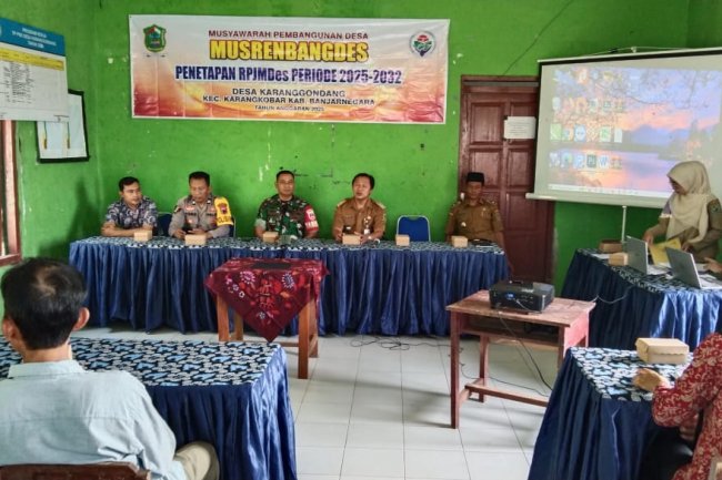 Mewakili Danramil Babinsa Koramil 04/Karangkobar Hadiri Musrenbangdes Desa Karanggondang