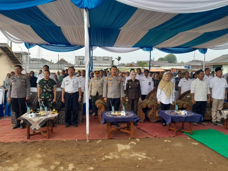 Mewakili Dandim Kapten Inf Imam Haryitno Melaksanakan Kegiatan Peletakan Batu Pertama Pembangunan Pasar Karangkobar