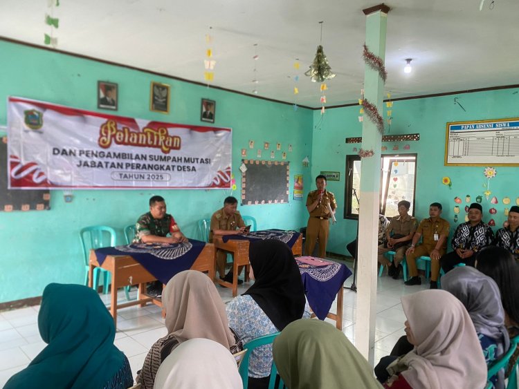Mewakili Danramil Babinsa Hadiri Pengambilan Sumpah Dan Pelantikan Mutasi Jabatan Perangkat Desa