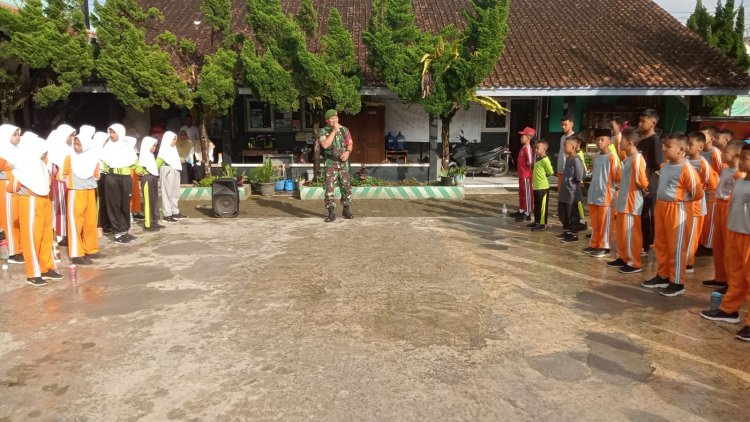 Ini Pesan Babinsa Koramil 04/Karangkobar,Saat MPLS Hari Ke 3 SD Negeri 1 Leksana
