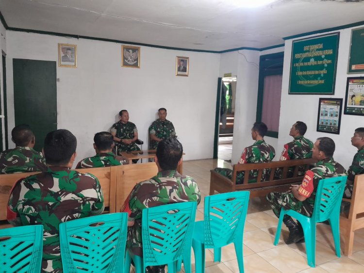 Mewujudkan Pengawasan Serta  Meningkatkan Motivasi Anggota, Danramil Berikan Jam Komandan