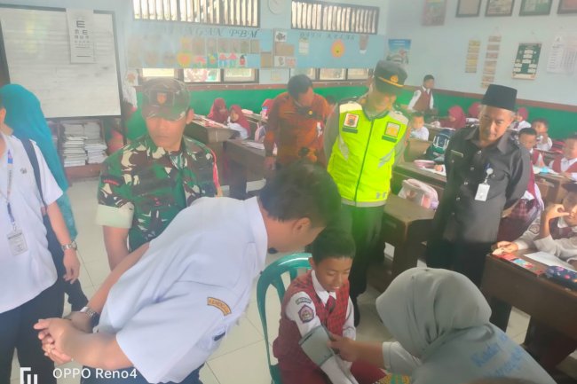Serka Heru Karmnato Mewakili Danramil Menghadiri Launcing Pemeriksaan Kesehatan Gratis Usia Sekolah Dasar