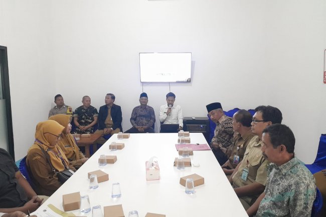 Danramil 04/Karangkobar Bersama Forkopincam Hadiri Launching Dapur MBG SPPG Desa Leksana