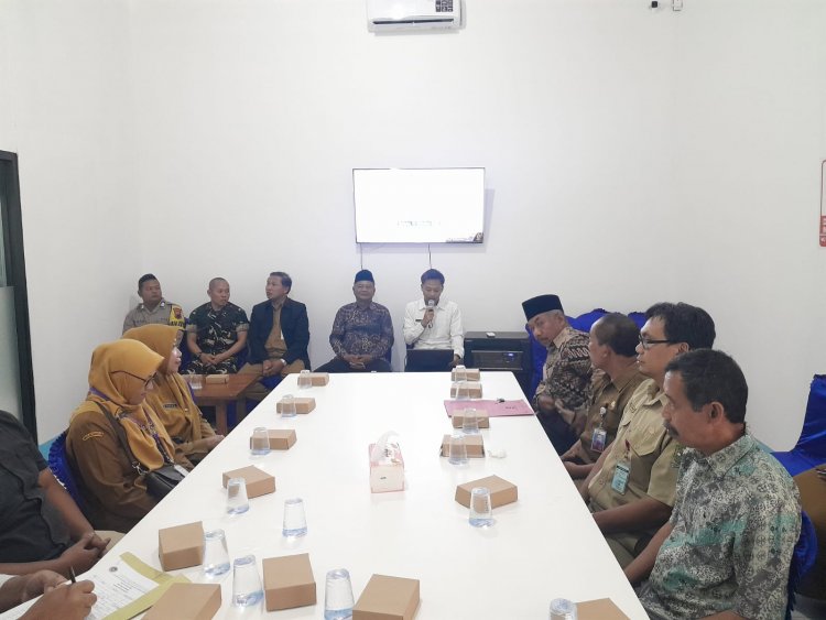 Danramil 04/Karangkobar Bersama Forkopincam Hadiri Launching Dapur MBG SPPG Desa Leksana