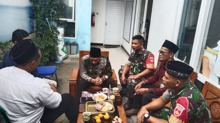 Terciptanya Hubungan Yang Erat Antara TNI Dengn Rakyat Babinsa Jalin Komsos Dengan Warga