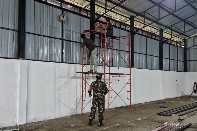 Babinsa Karangkobar Awasi Pembangunan KDKMP di Desa Leksana